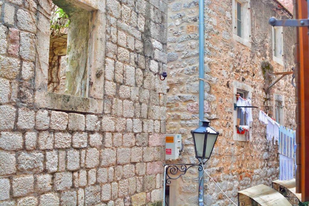 Apartment Amigo 2 Old Town Kotor Exteriör bild