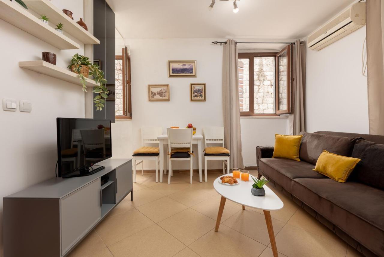 Apartment Amigo 2 Old Town Kotor Exteriör bild